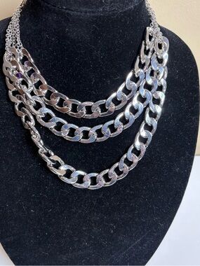 Guess Silver Multi-Row Chunky Chain Necklace